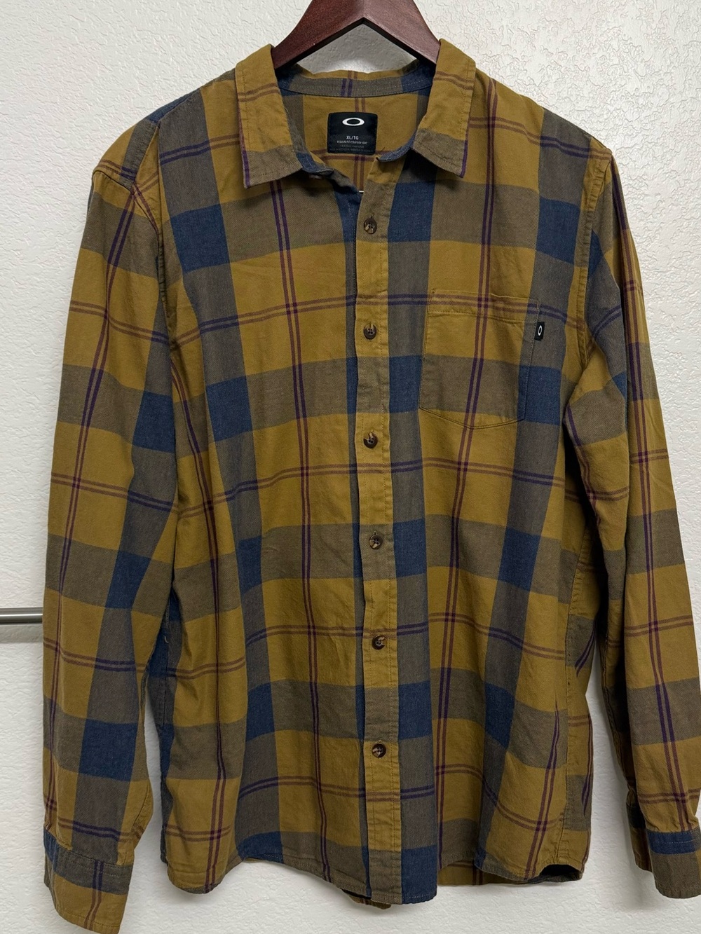 Oakley Men's Plaid Button-Down Shirt